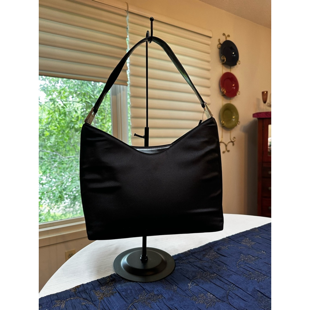 Gucci Black Padded Satin & Patent Leather Shoulder Bag - Picture 2 of 14